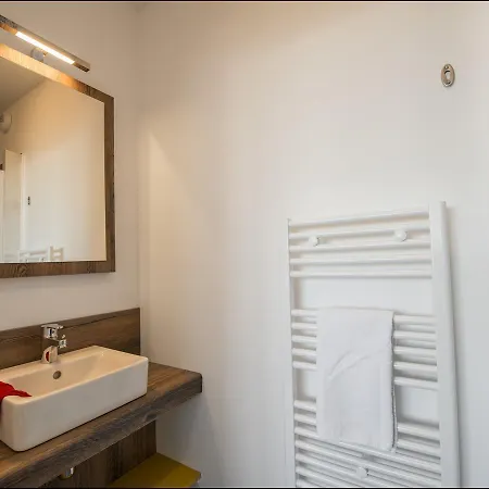 Uxco Kampus 30 Ex Suiteasy * Nimes
