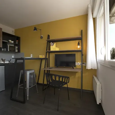 Uxco Kampus 30 Ex Suiteasy Nimes