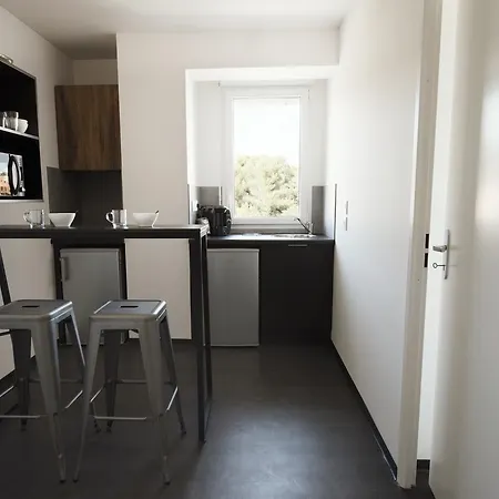 Uxco Kampus 30 Ex Suiteasy Apartment Nimes